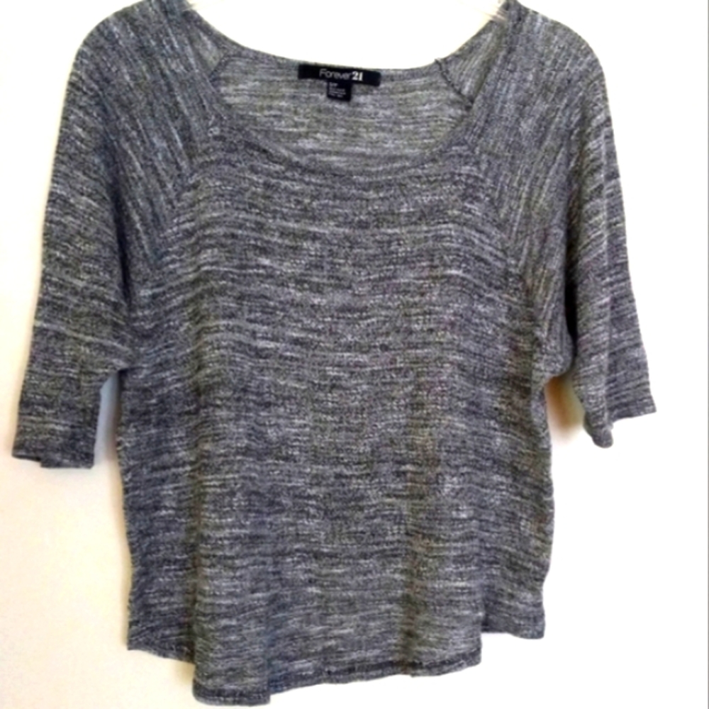 Forever 21 size small crop top scoop neck high low hem.